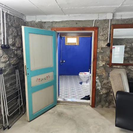 Togo Iztuzu Stonehouse-1 בקתה *